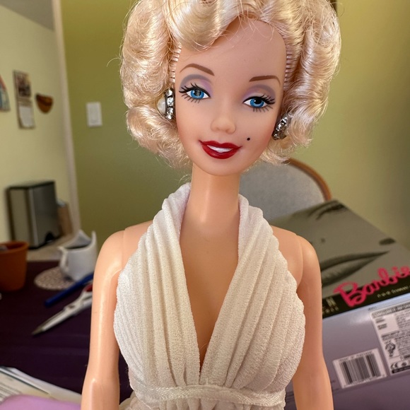 Barbie as Marilyn (Monroe)-Collection Edition-gorgeous! - Picture 2 of 5
